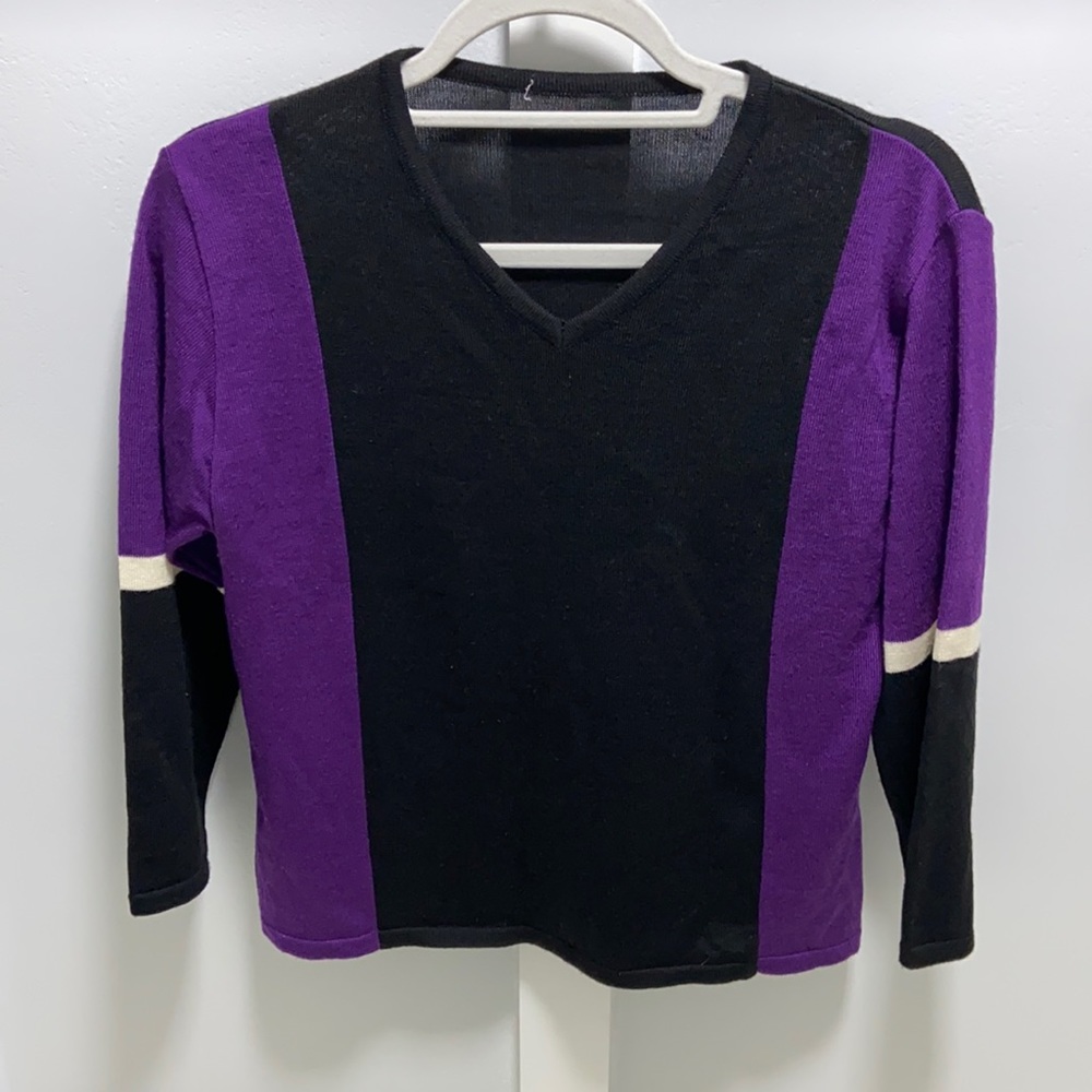Sweater , size S, color black and purple